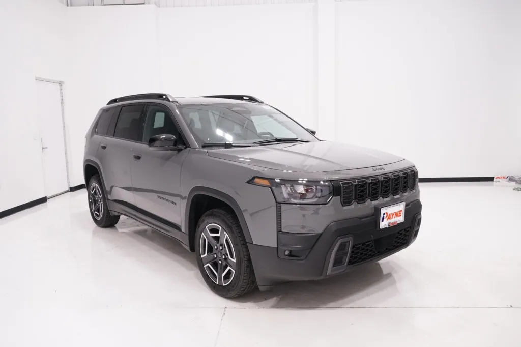 2027 Jeep Cherokee Laredo