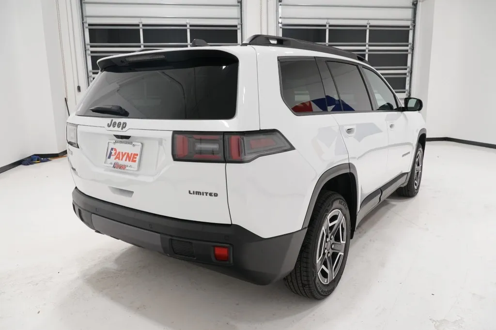 2026 Jeep Cherokee Laredo