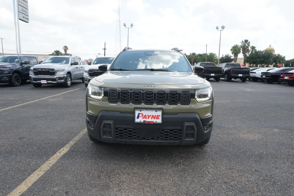 2026 Jeep Cherokee Laredo