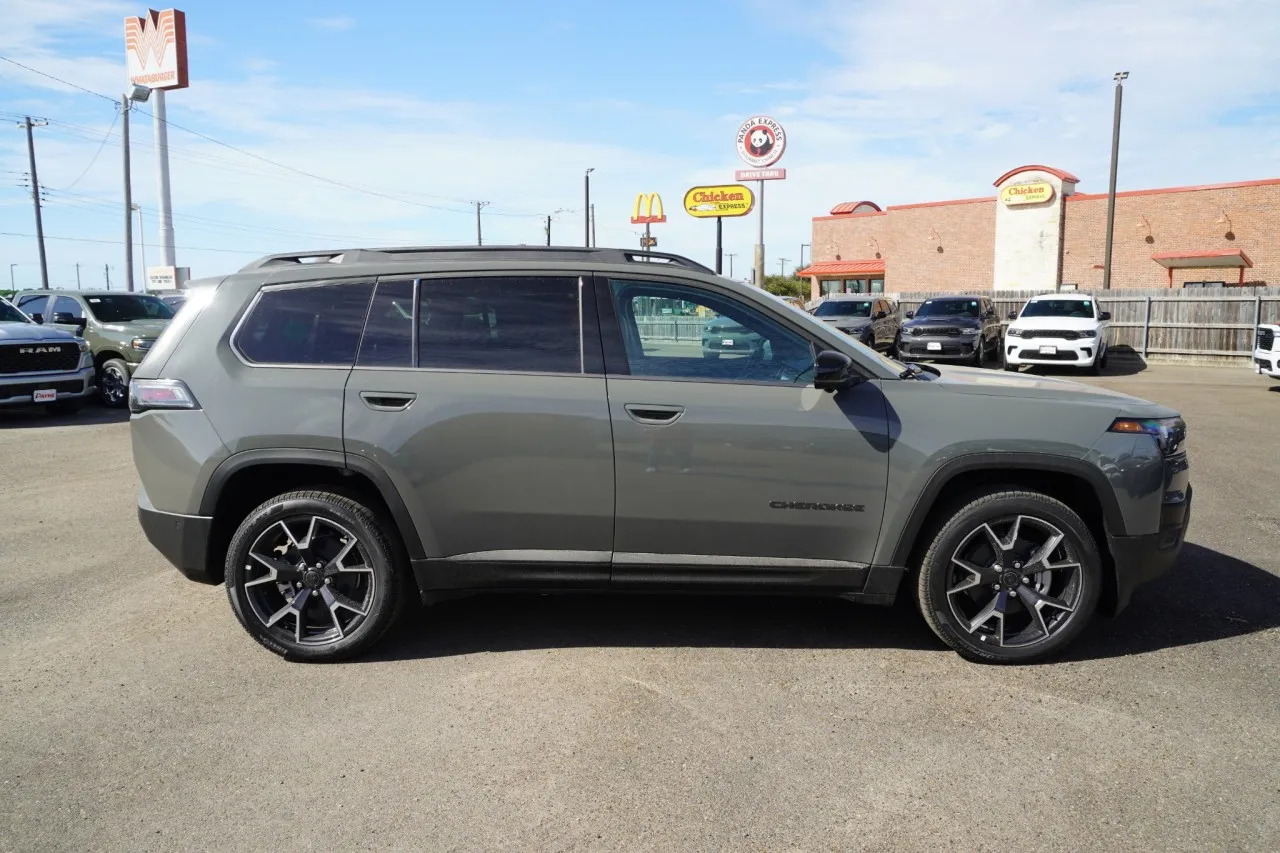 2026 Jeep Cherokee Overland