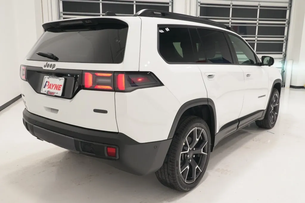 2026 Jeep Cherokee Overland