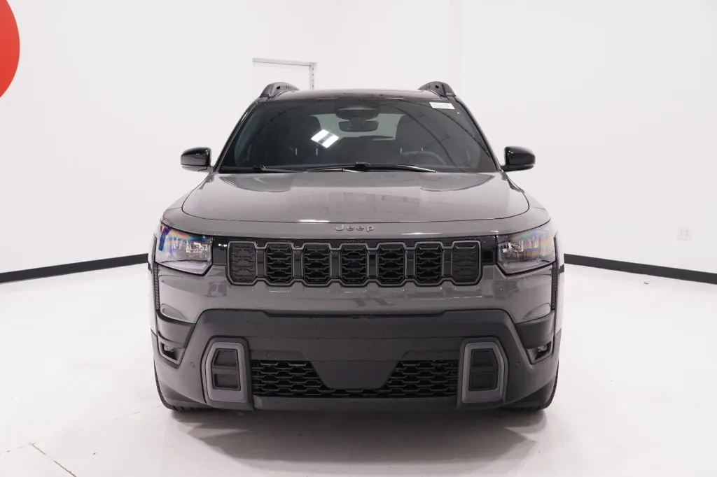 2026 Jeep Cherokee Overland