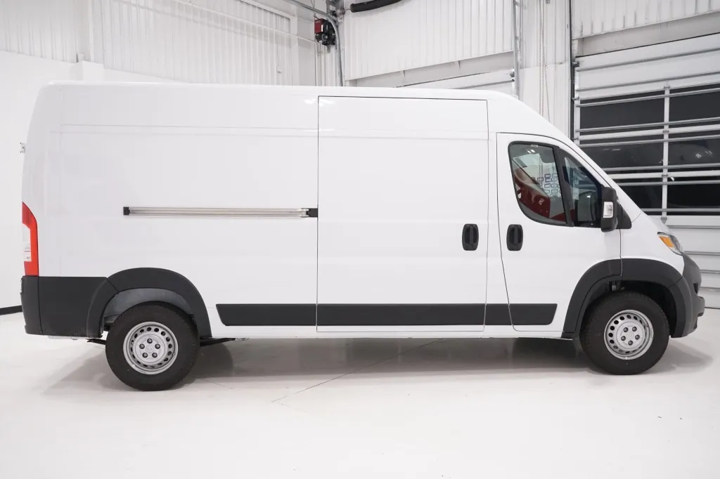 2027 RAM ProMaster Cargo Van Tradesman
