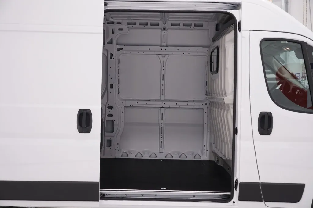 2027 RAM ProMaster Cargo Van Tradesman