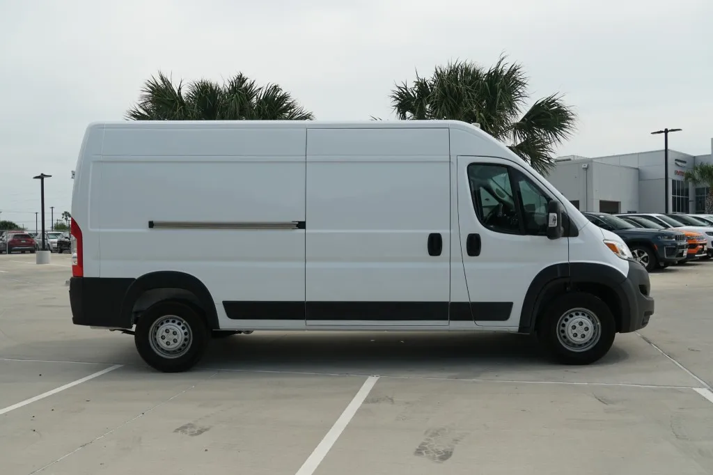 2026 RAM ProMaster Window Van Tradesman