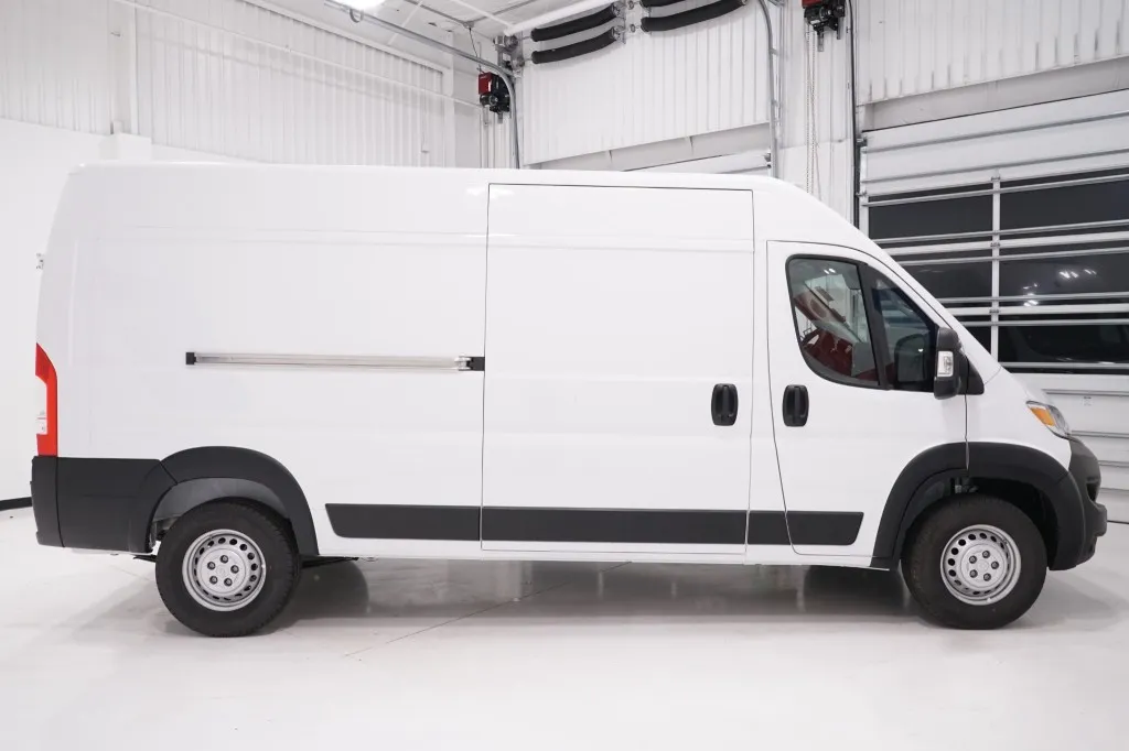 2026 RAM ProMaster Cargo Van Tradesman