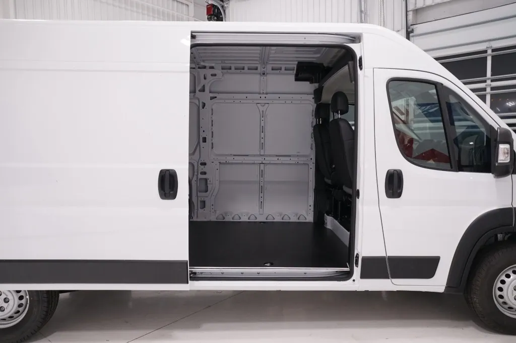 2026 RAM ProMaster Cargo Van Tradesman