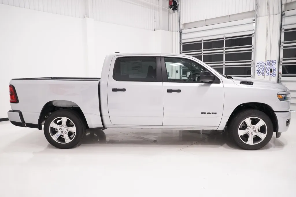 2027 RAM 1500 Express