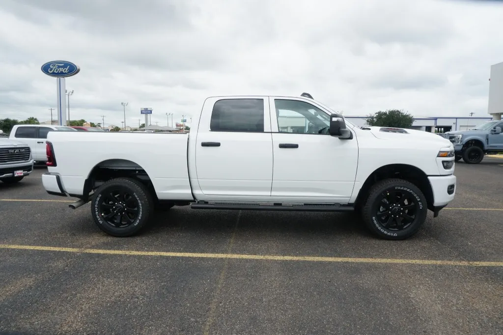 2026 RAM 2500 Black Express 2026 RAM 2500 Black Express