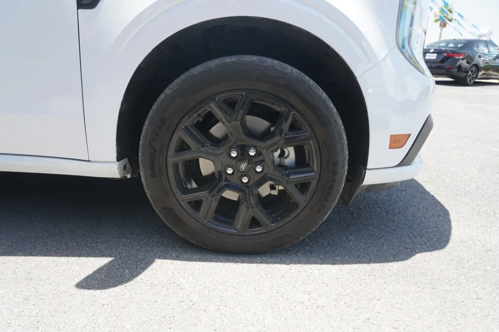 2025 Ford Maverick Lobo Standard