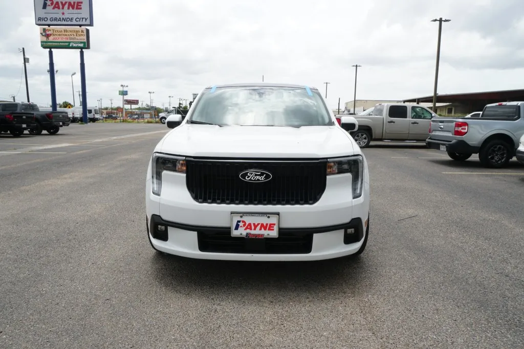 2025 Ford Maverick Lobo Standard