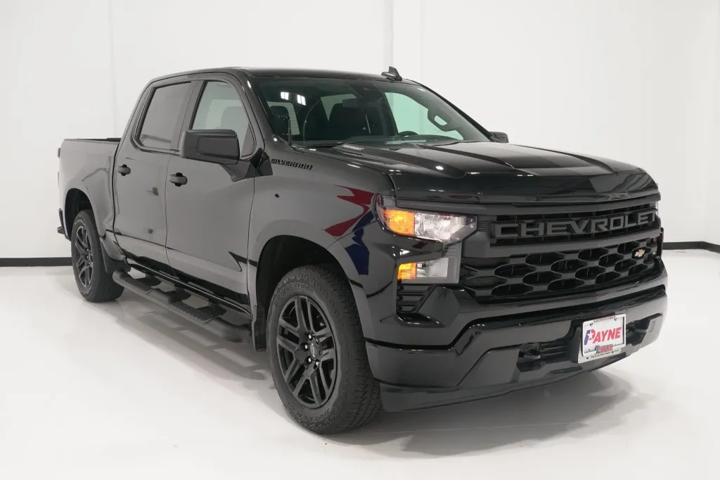 2024 Chevrolet Silverado 1500 Custom