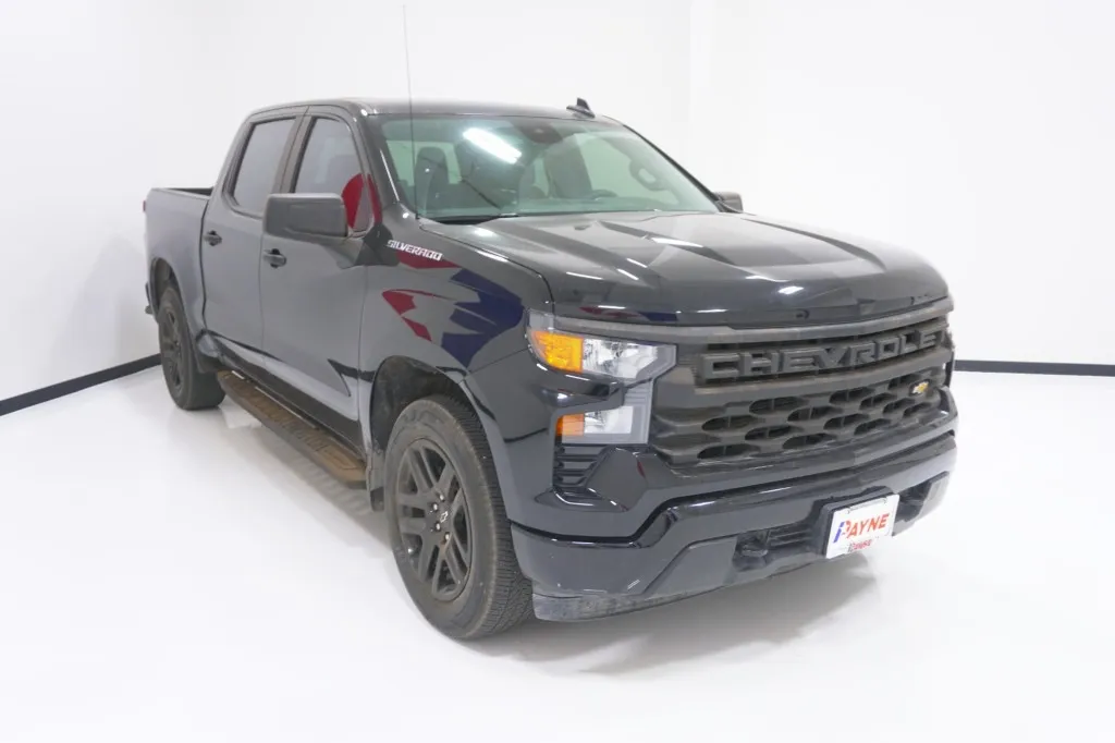 2024 Chevrolet Silverado 1500 Custom