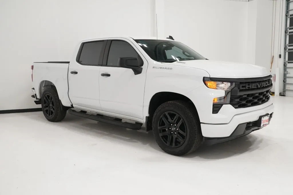 2025 Chevrolet Silverado 1500 Custom
