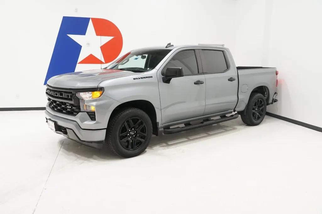 2024 Chevrolet Silverado 1500 Custom
