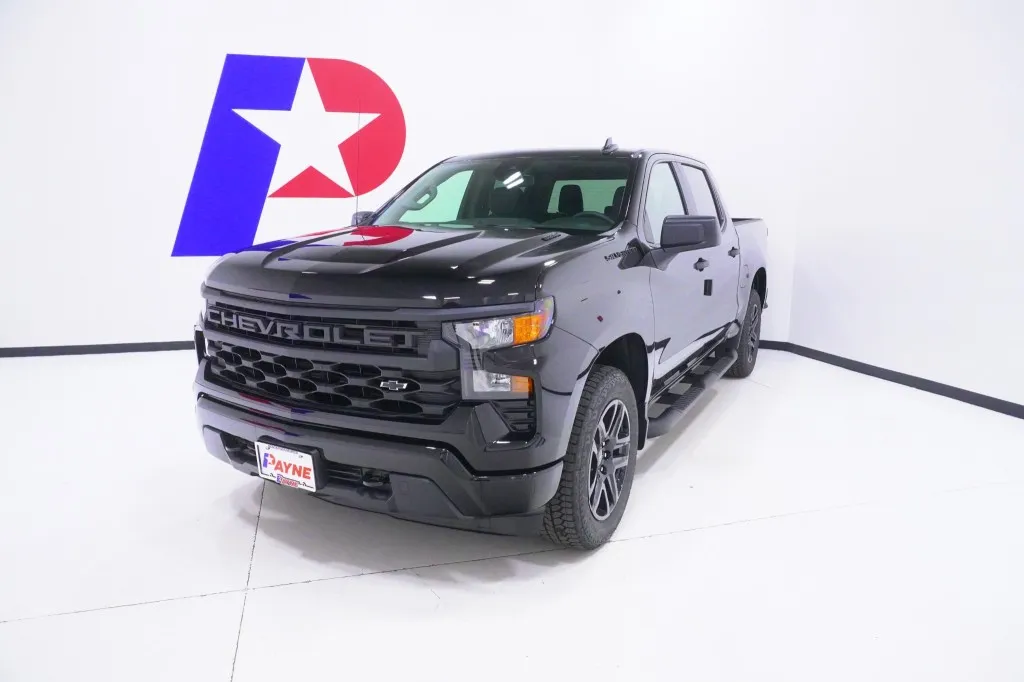 2025 Chevrolet Silverado 1500 Custom