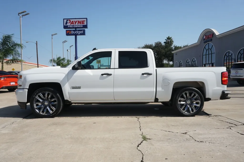 2018 Chevrolet Silverado 1500 Custom photo 10