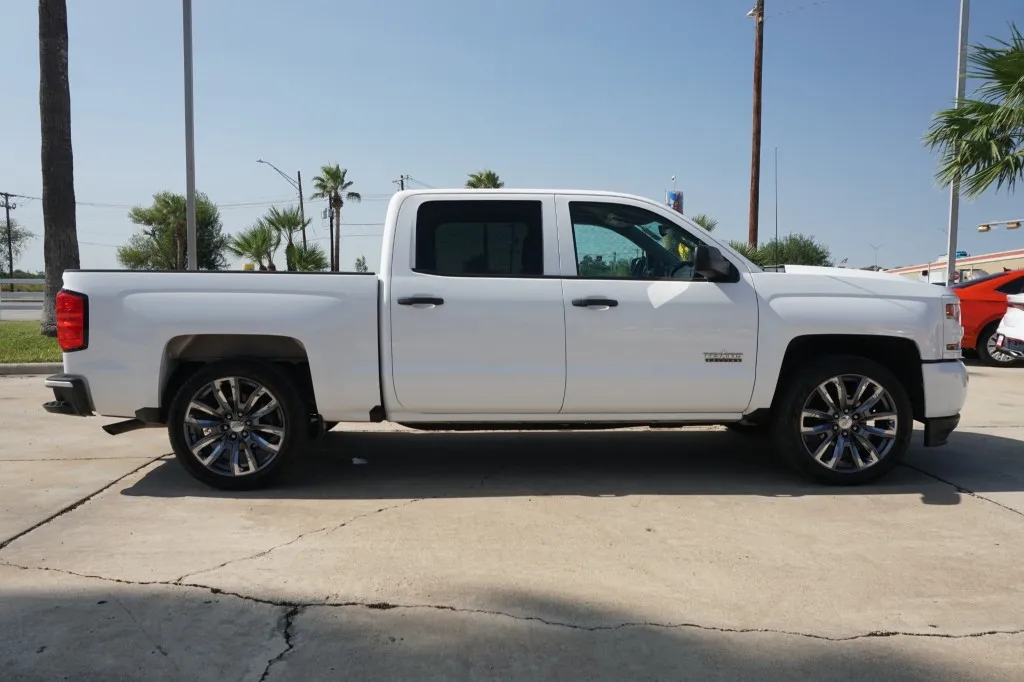 2018 Chevrolet Silverado 1500 Custom photo 5