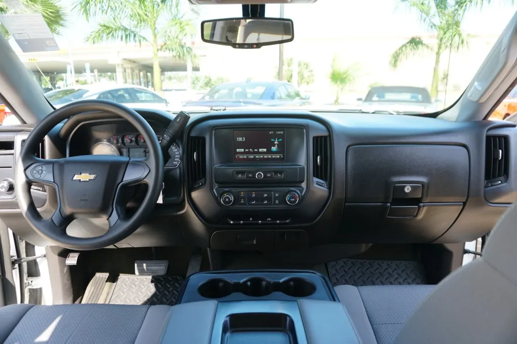 2018 Chevrolet Silverado 1500 Custom photo 27