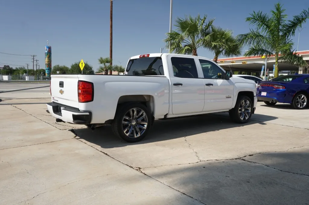 2018 Chevrolet Silverado 1500 Custom photo 6