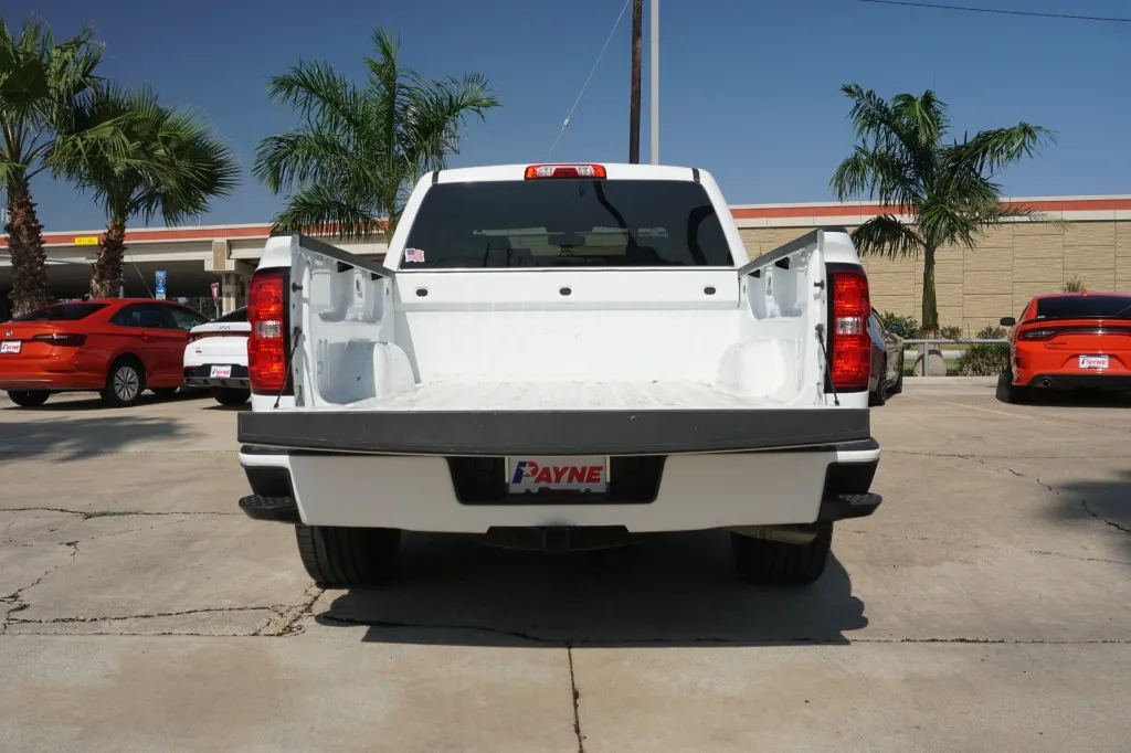 2018 Chevrolet Silverado 1500 Custom photo 8