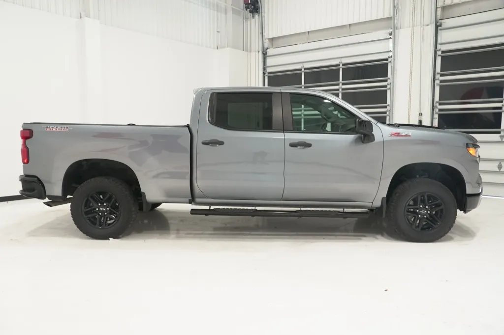 2023 Chevrolet Silverado 1500 Custom Trail Boss