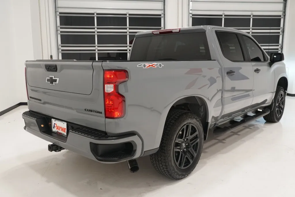 2025 Chevrolet Silverado 1500 Custom
