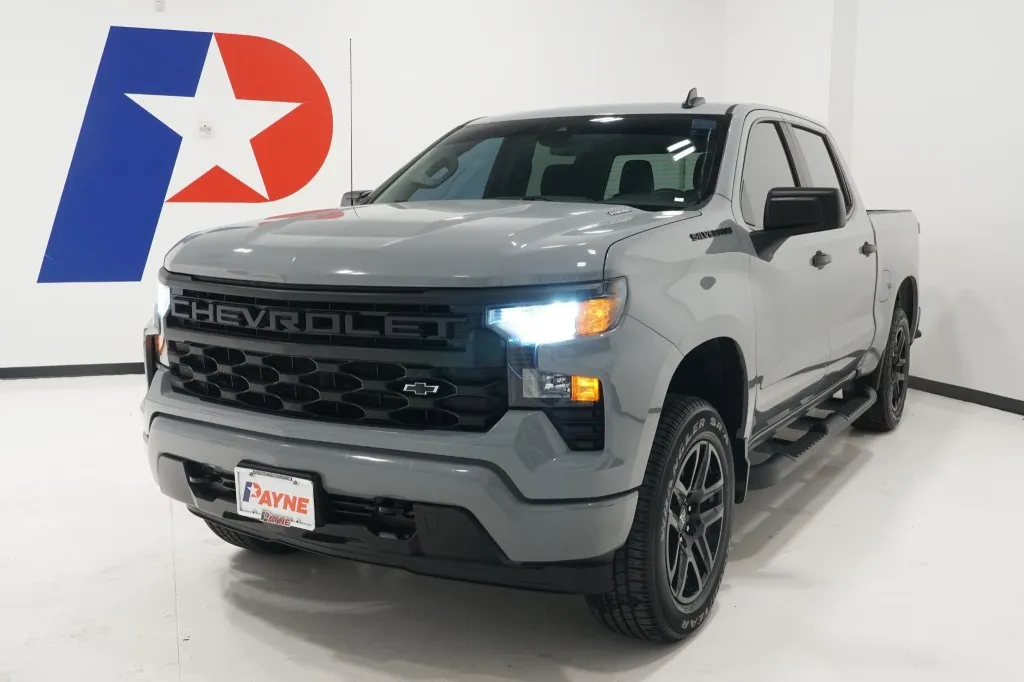 2025 Chevrolet Silverado 1500 Custom