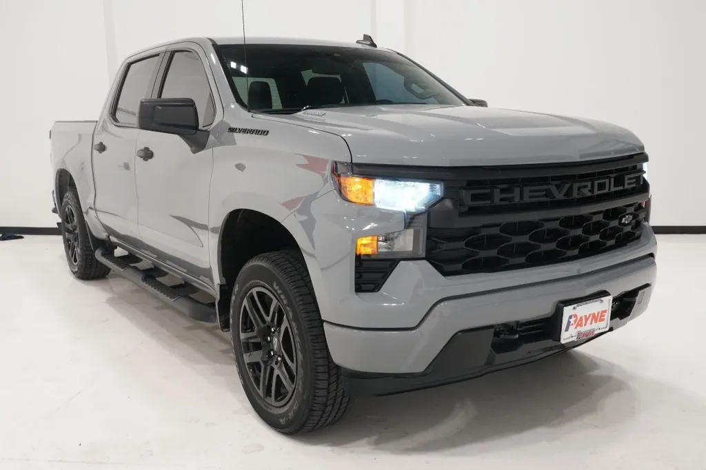 2025 Chevrolet Silverado 1500 Custom
