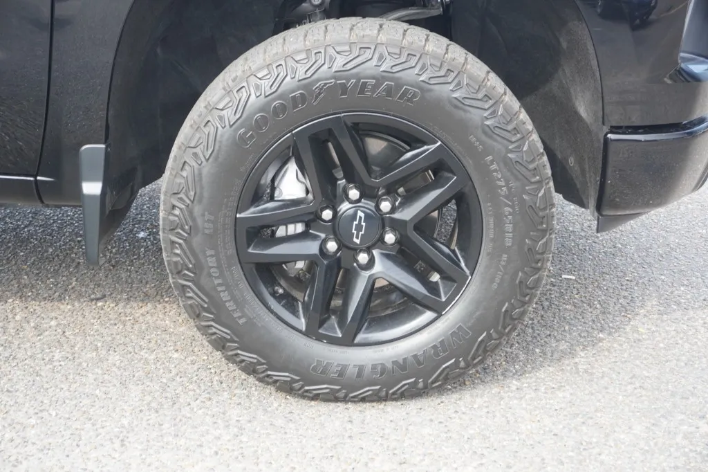 2023 Chevrolet Silverado 1500 Custom Trail Boss