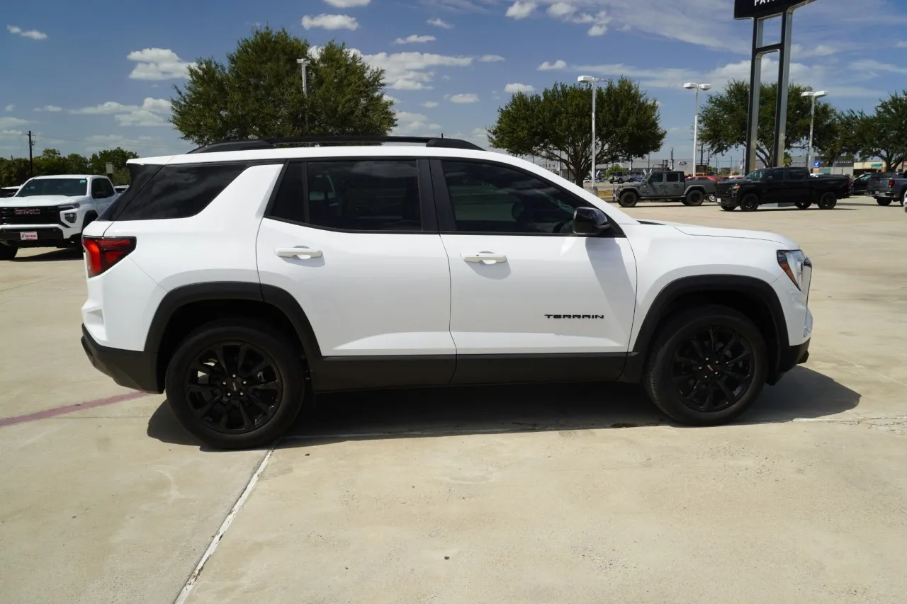 2027 GMC Terrain FWD Elevation