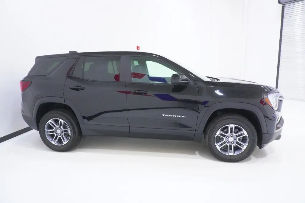 2027 GMC Terrain FWD Elevation