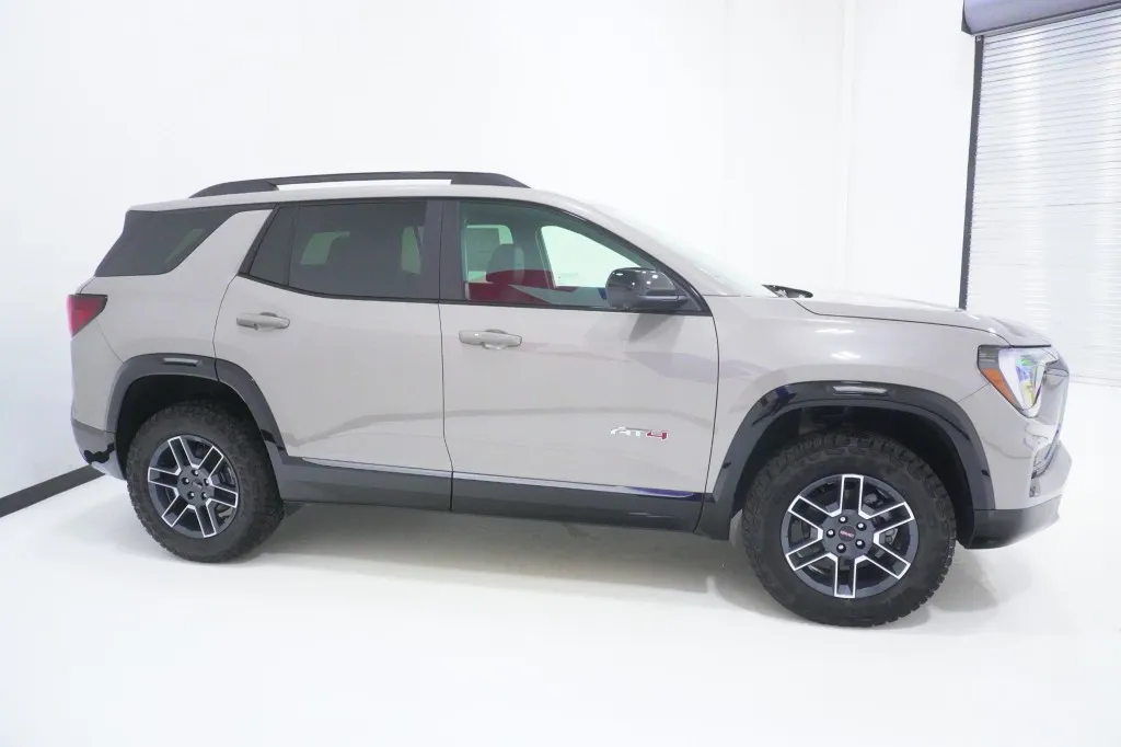 2027 GMC Terrain AWD AT4