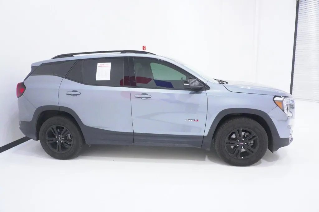 2024 GMC Terrain AT4