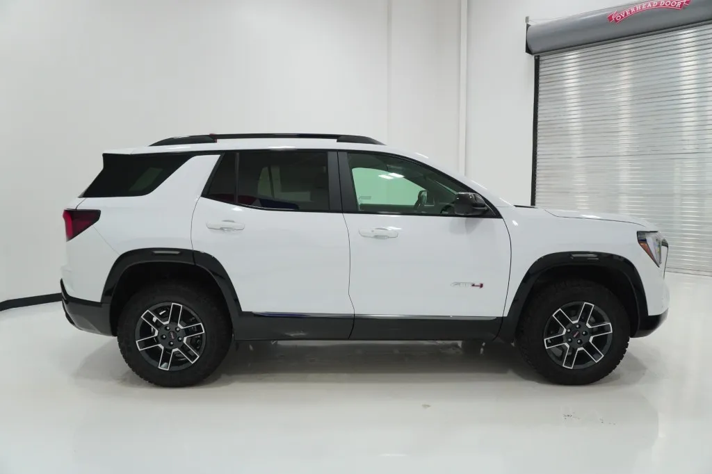 2027 GMC Terrain AWD AT4