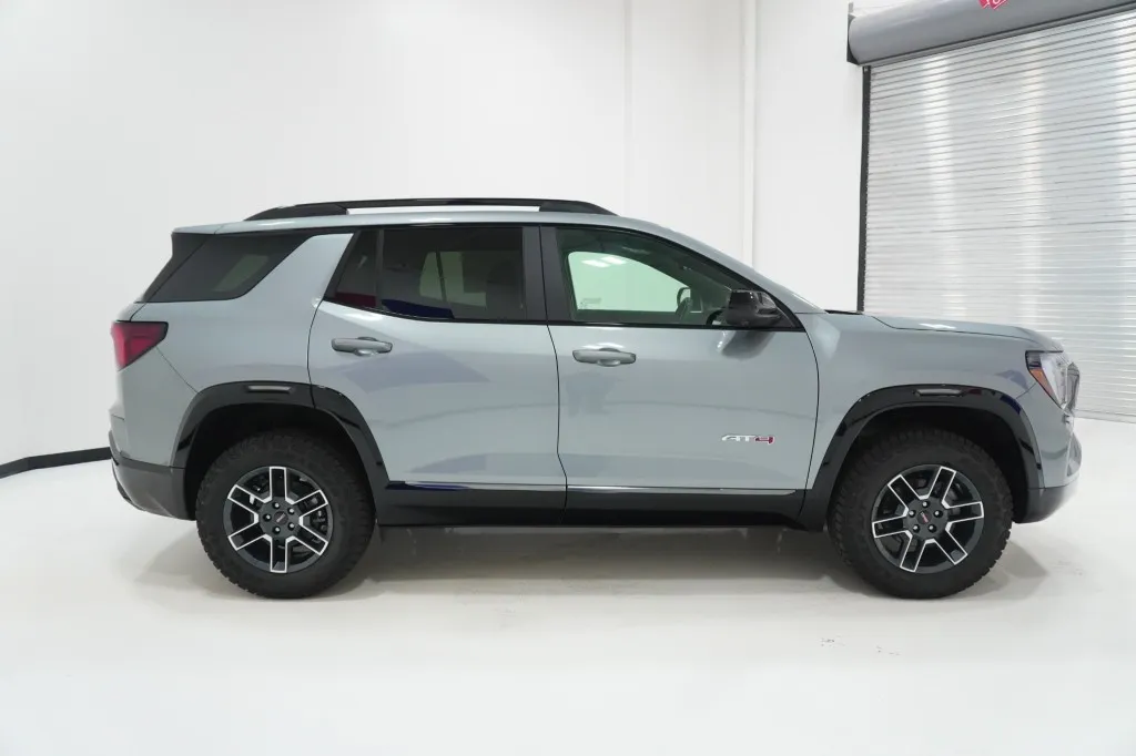 2027 GMC Terrain AWD AT4
