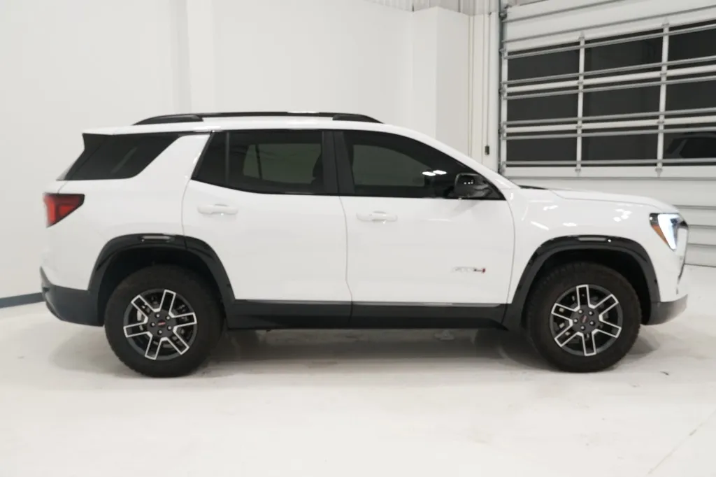 2026 GMC Terrain AWD AT4 2026 GMC Terrain AWD AT4