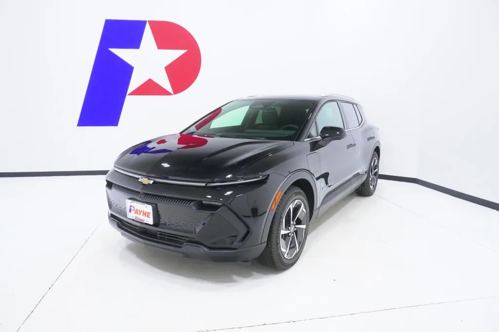 2026 Chevrolet Equinox EV 2LT's photo