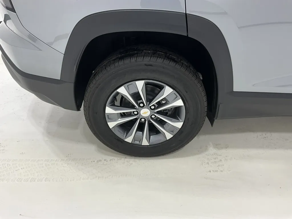 2027 Chevrolet Equinox FWD LT
