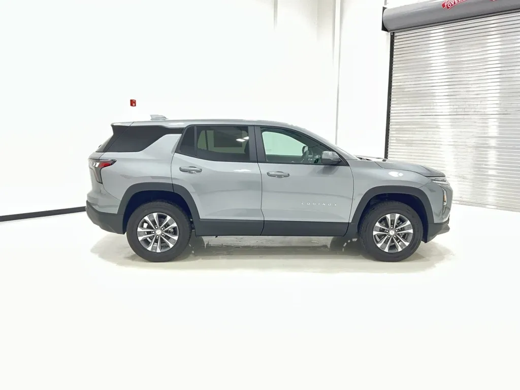 2027 Chevrolet Equinox FWD LT