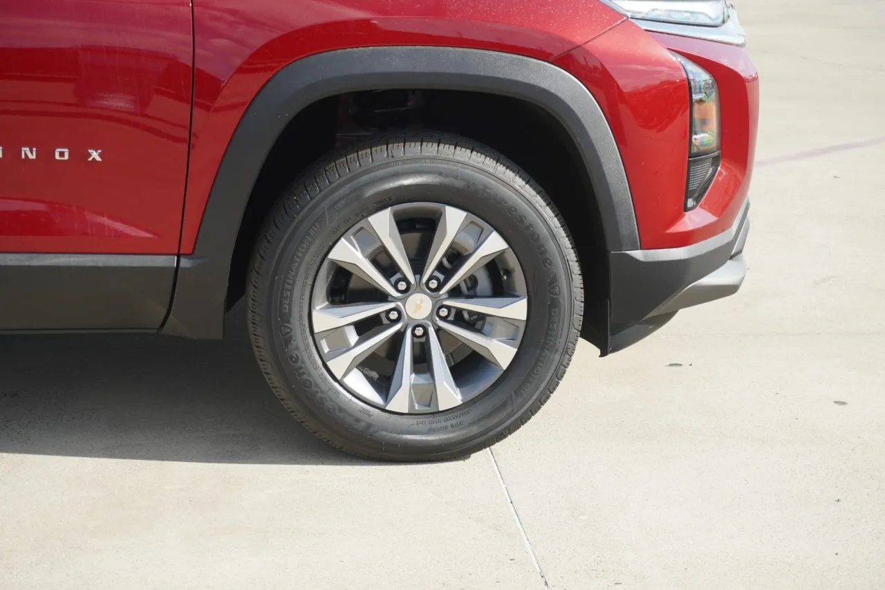 2027 Chevrolet Equinox FWD LT