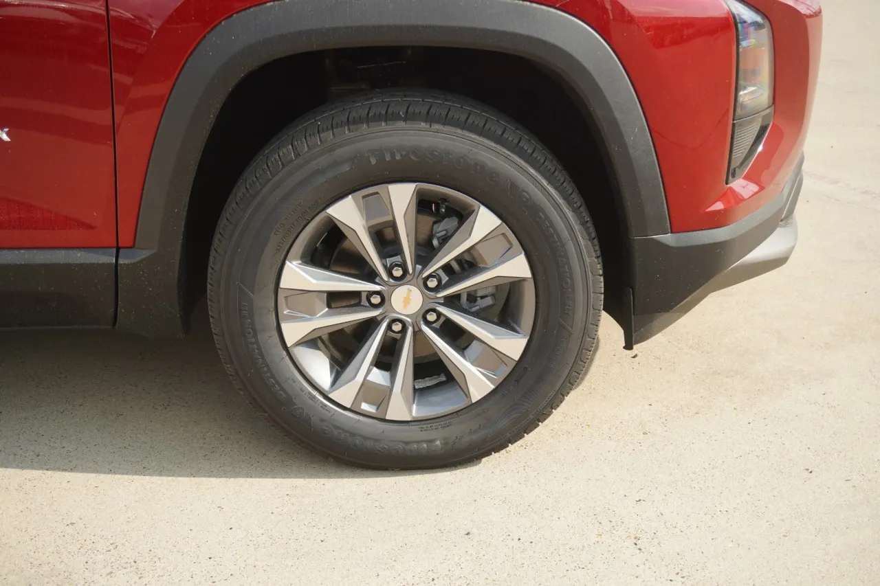 2027 Chevrolet Equinox FWD LT