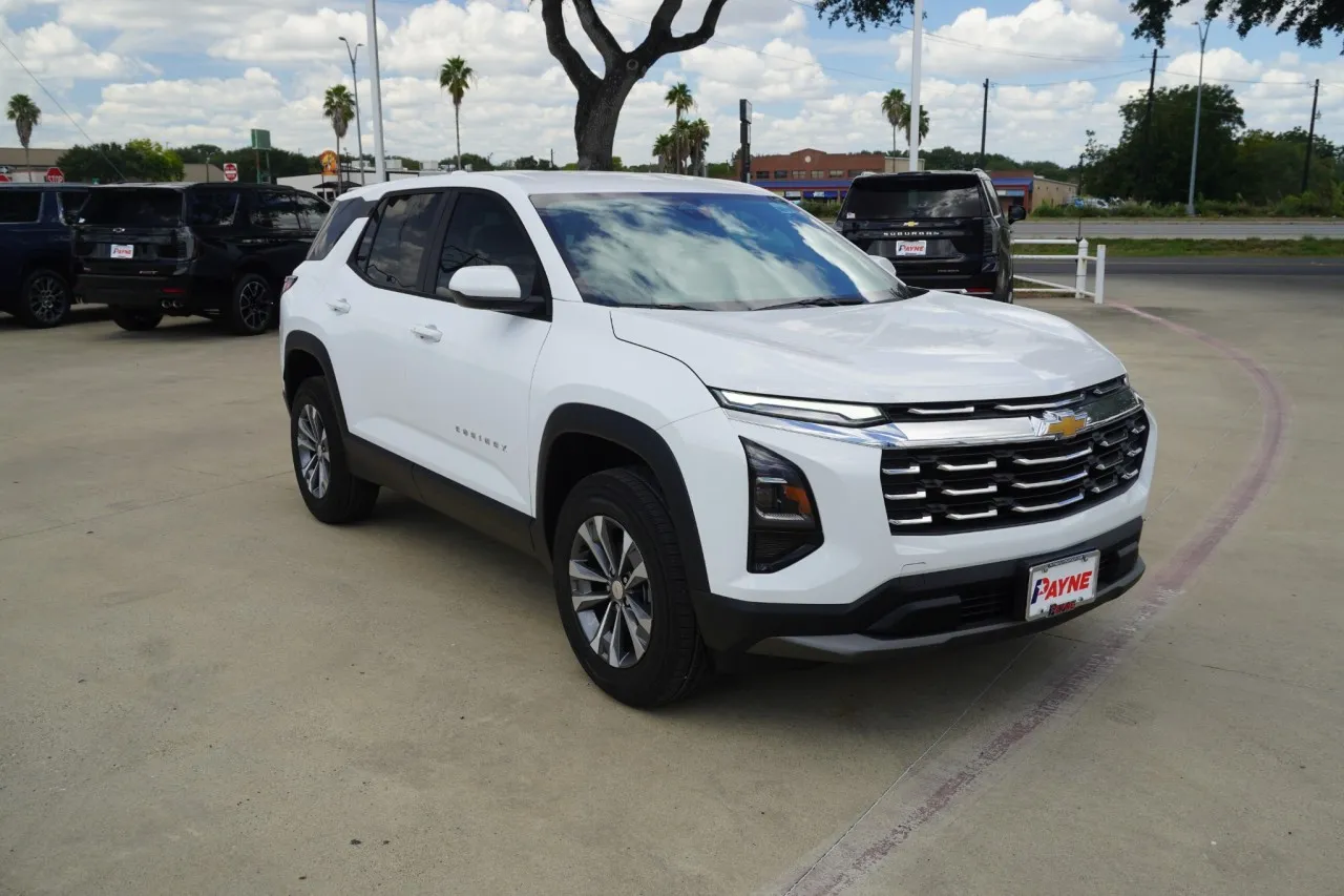 2027 Chevrolet Equinox FWD LT