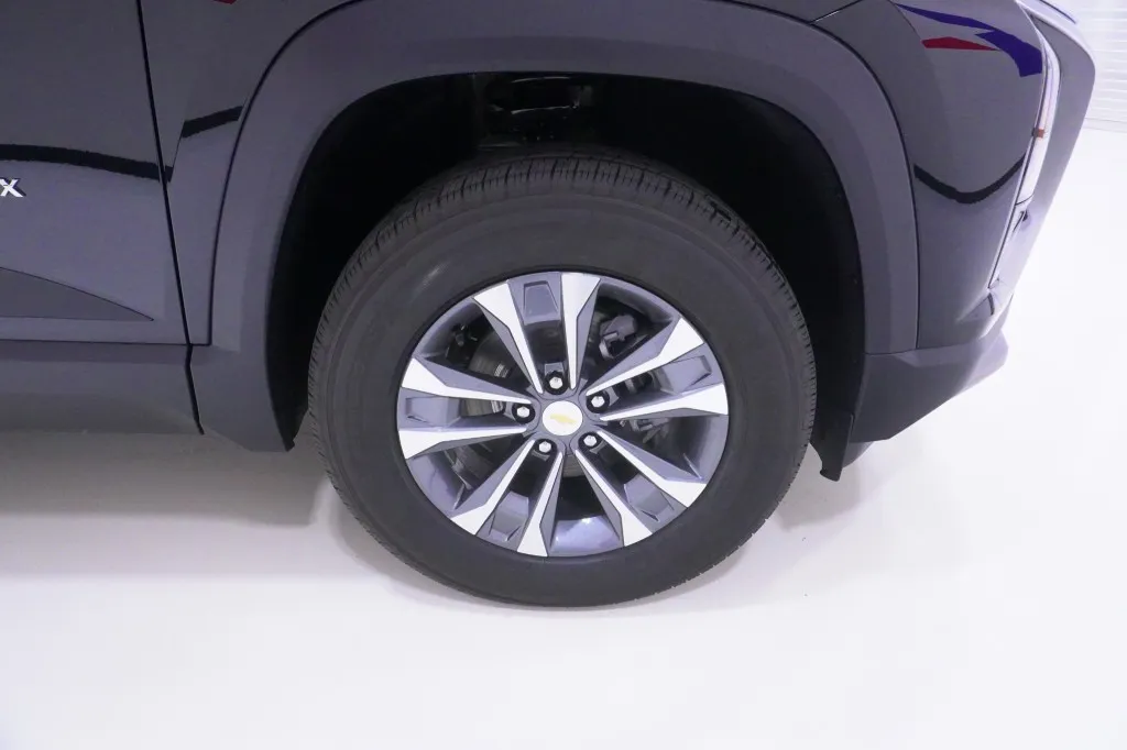 2027 Chevrolet Equinox FWD LT
