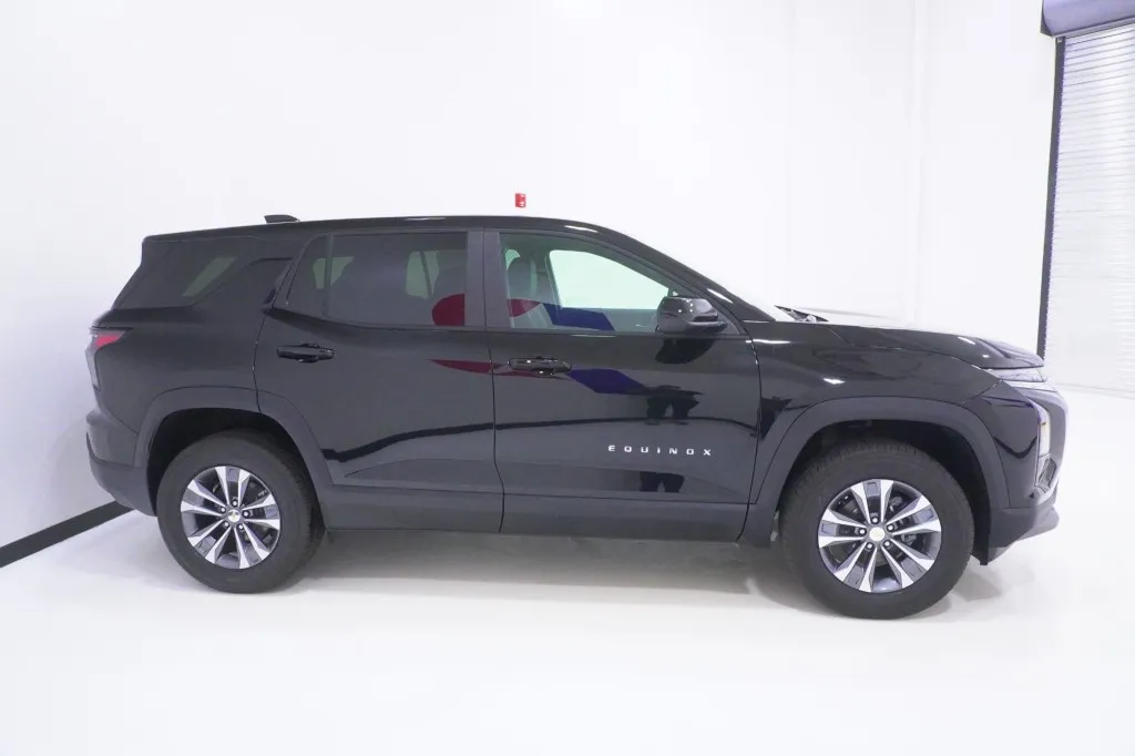 2027 Chevrolet Equinox FWD LT