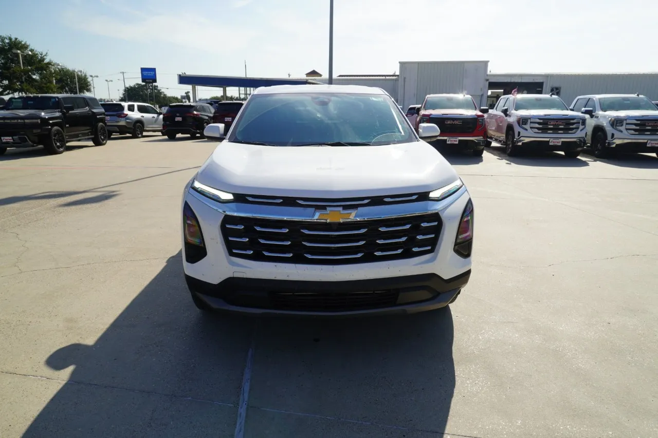 2027 Chevrolet Equinox FWD LT