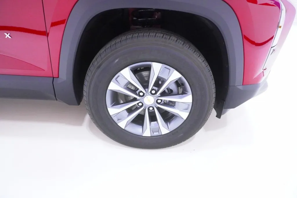 2027 Chevrolet Equinox FWD LT