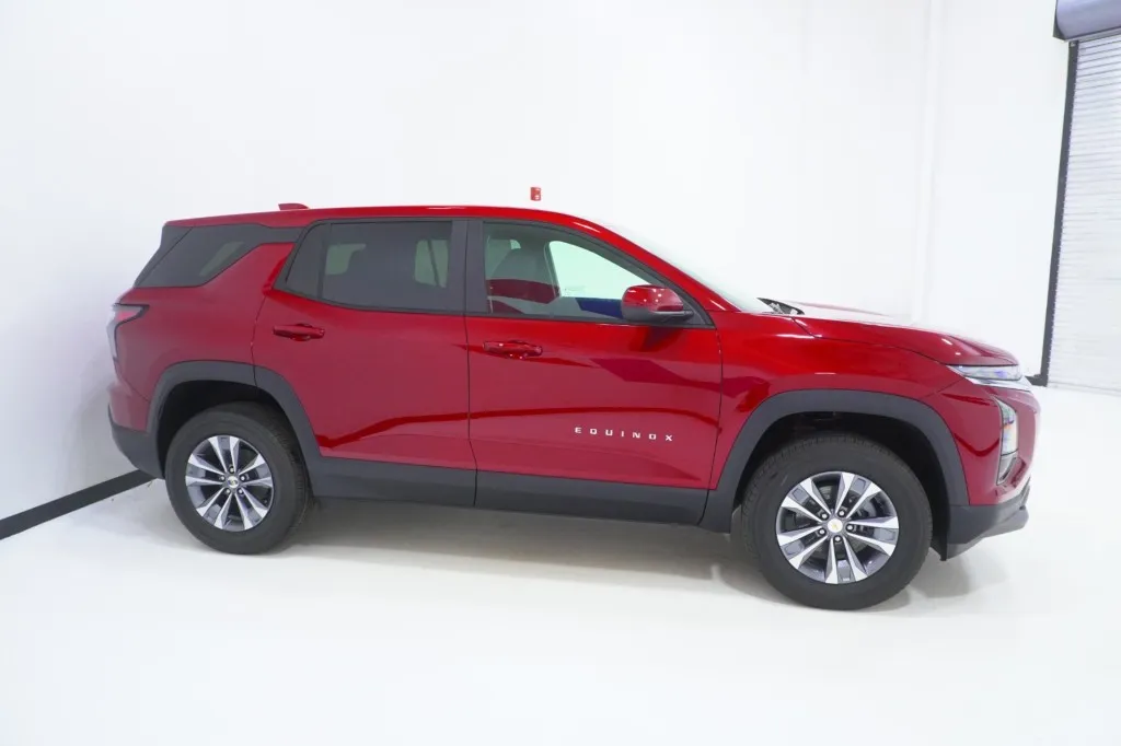 2027 Chevrolet Equinox FWD LT