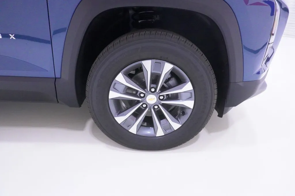 2027 Chevrolet Equinox FWD LT