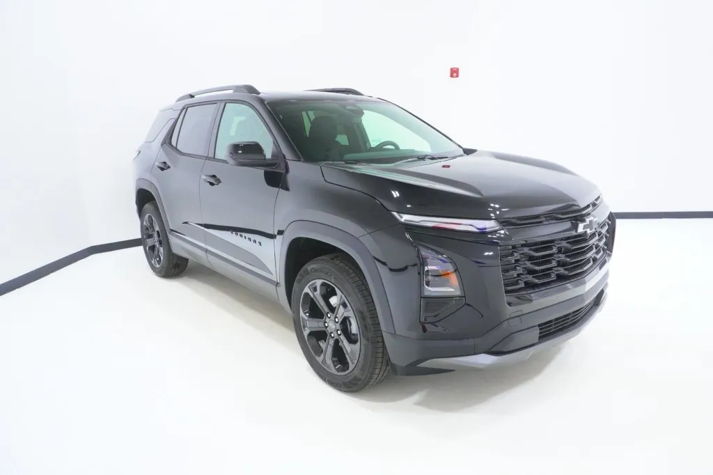 2027 Chevrolet Equinox FWD LT